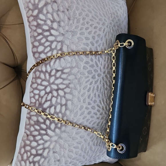 Louis Vuitton, Pallas Chain Monogram Canvas with Calfskin - Picture 7 of 16